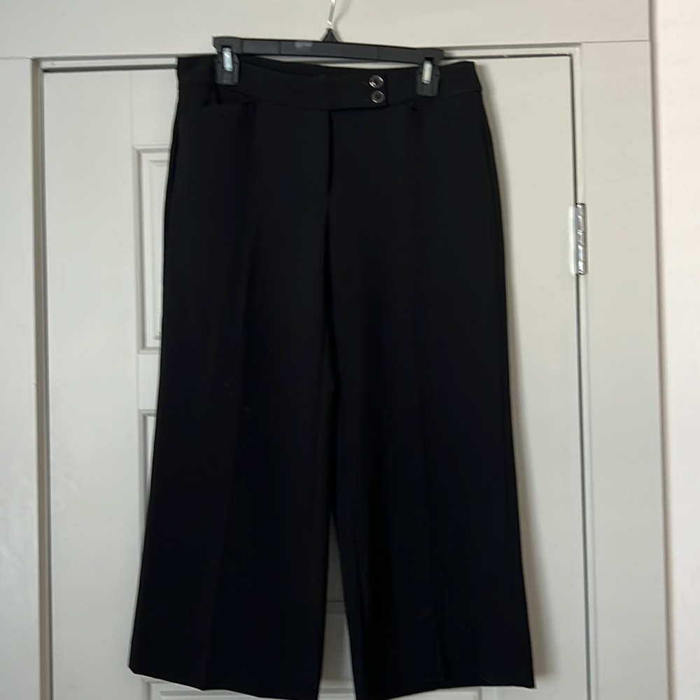 White House Black Market cropped flared black pants slacks Sz 4